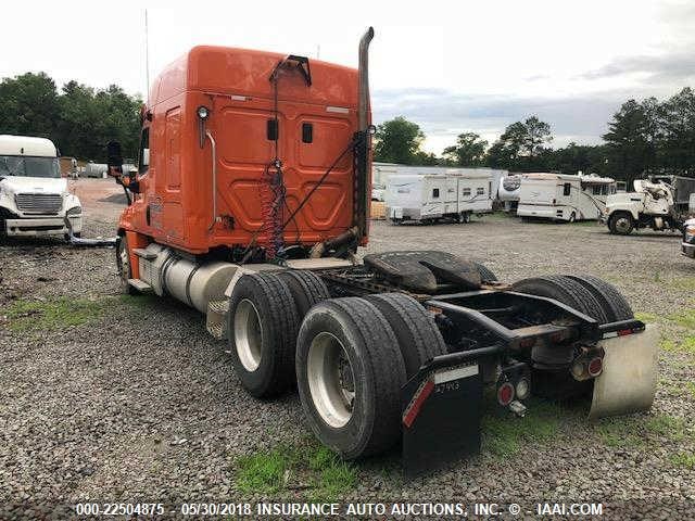 1FUJGLDVXBLBD9049 - 2011 FREIGHTLINER CASCADIA 125  WHITE photo 3