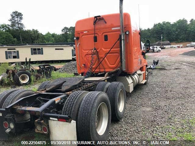 1FUJGLDVXBLBD9049 - 2011 FREIGHTLINER CASCADIA 125  WHITE photo 4