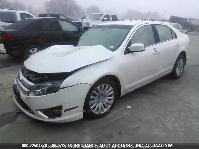 3FADP0L37BR116744 - 2011 FORD FUSION HYBRID WHITE photo 2