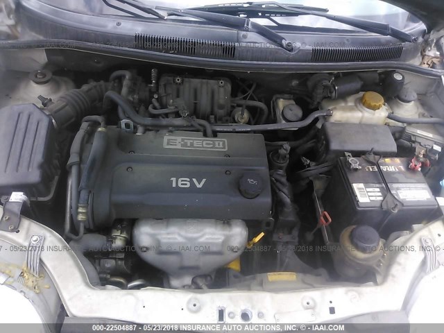 KL1TD56626B542098 - 2006 CHEVROLET AVEO LS WHITE photo 10