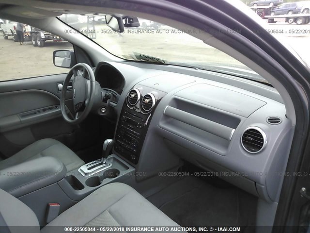 1FMDK02107GA31196 - 2007 FORD FREESTYLE SEL GRAY photo 5