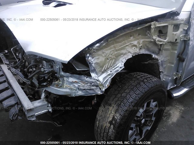 3TMCZ5AN1HM090035 - 2017 TOYOTA TACOMA DBL CAB/SR/TRDSPT/OR/PRO Күміс фото 6