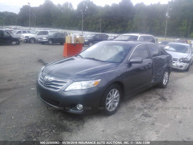 4T1BF3EK1BU230804 - 2011 TOYOTA CAMRY SE/LE/XLE 灰色 照片 2