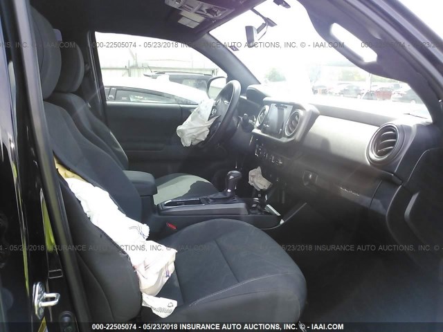 5TFCZ5AN7GX004445 - 2016 TOYOTA TACOMA DBL CAB/SR/SR5/TRD SPT/OR BLACK photo 5