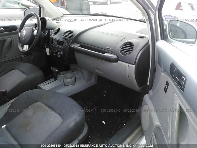 3VWBK21C73M432834 - 2003 VOLKSWAGEN NEW BEETLE GL 银色 照片 5
