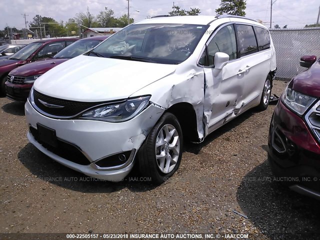 2C4RC1BG3JR204023 - 2018 CHRYSLER PACIFICA TOURING L WHITE photo 2