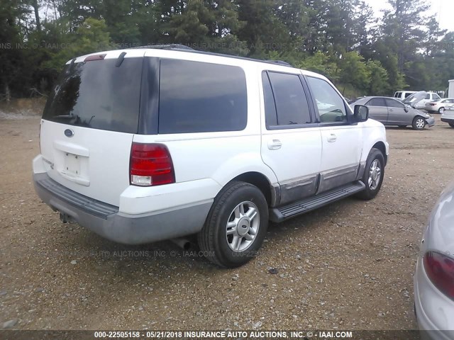 1FMRU15W53LC26290 - 2003 FORD EXPEDITION XLT WHITE photo 4