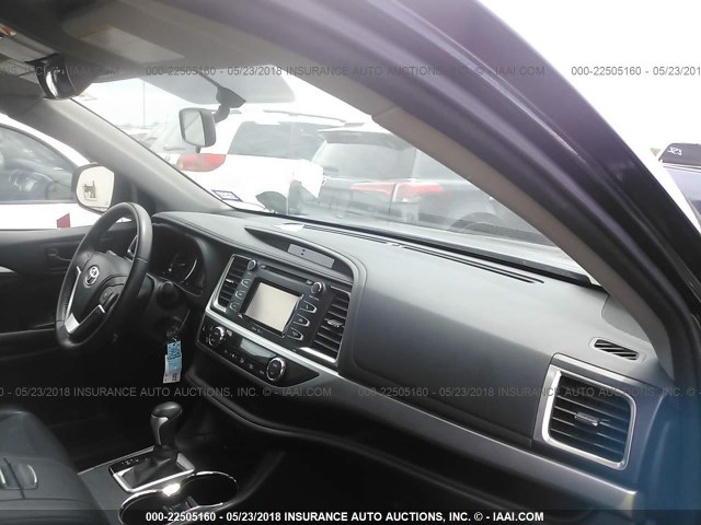 5TDZKRFH4ES030951 - 2014 TOYOTA HIGHLANDER LE/LE PLUS შავი ფოტო 5