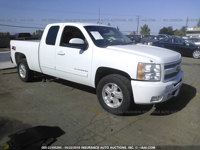 1GCSKSE36AZ185038 - 2010 CHEVROLET SILVERADO K1500 LT WHITE photo 1