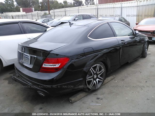 WDDGJ5HB0FG372197 - 2015 MERCEDES-BENZ C 350 BLACK photo 4