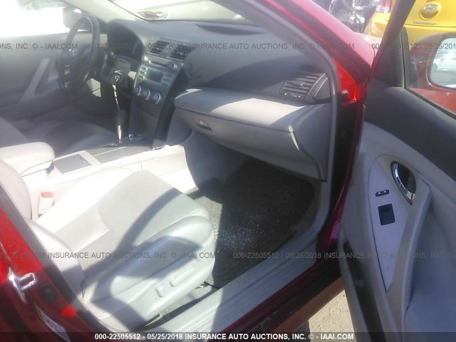 4T1BK46K27U045507 - 2007 TOYOTA CAMRY NEW GENERAT LE/XLE/SE RED photo 5