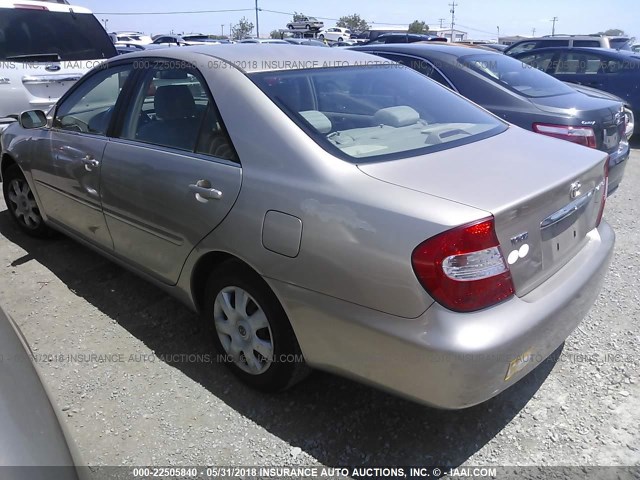 JTDBE32K920028442 - 2002 TOYOTA CAMRY LE/XLE/SE GOLD photo 3