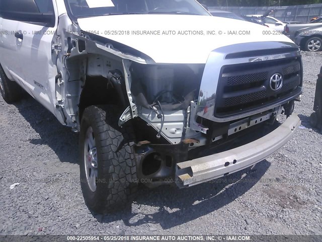 5TFUY5F16AX111295 - 2010 TOYOTA TUNDRA DOUBLE CAB SR5 WHITE photo 6