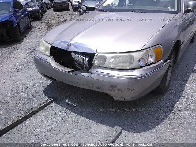 1LNHM81W3XY687104 - 1999 LINCOLN TOWN CAR EXECUTIVE Шампань фото 6