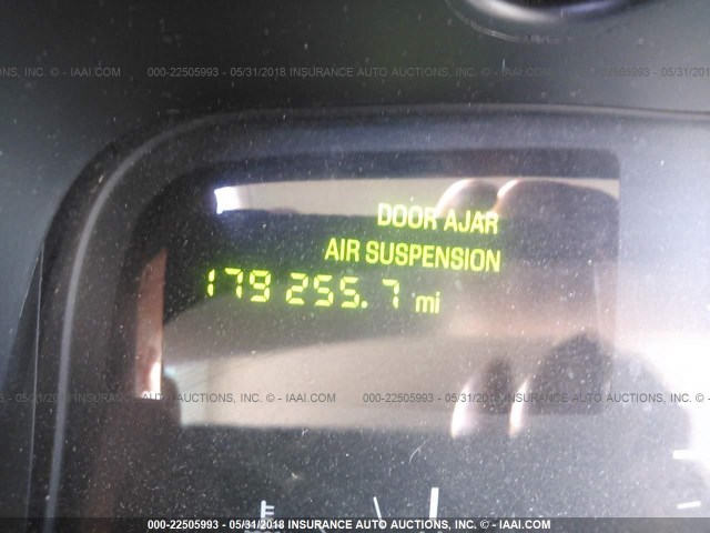 1LNHM81W3XY687104 - 1999 LINCOLN TOWN CAR EXECUTIVE Шампань фото 7