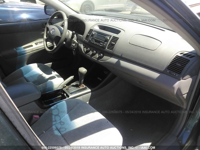 4T1BE32K14U281603 - 2004 TOYOTA CAMRY LE/XLE/SE 绿色 照片 5