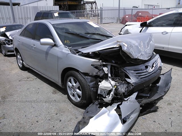 4T1BK46KX7U052351 - 2007 TOYOTA CAMRY NEW GENERAT LE/XLE/SE SILVER photo 1