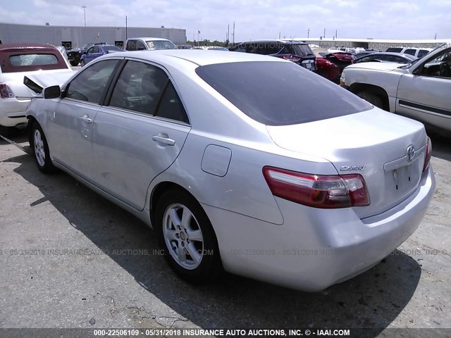 4T1BK46KX7U052351 - 2007 TOYOTA CAMRY NEW GENERAT LE/XLE/SE SILVER photo 3