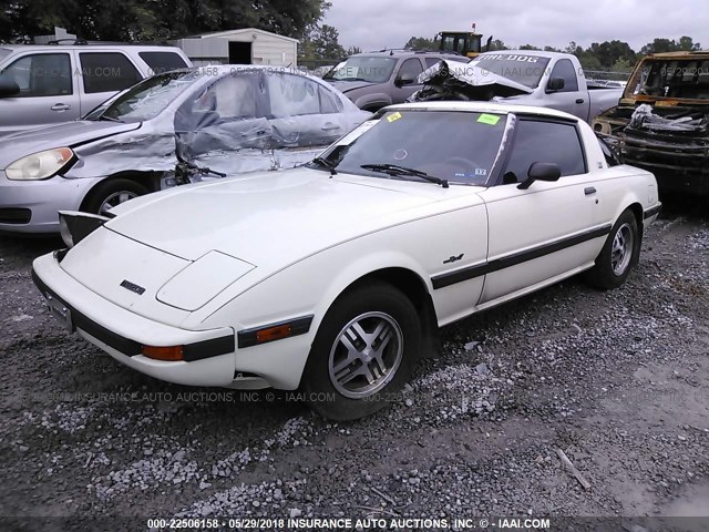 JM1FB3317D0734103 - 1983 MAZDA RX7 WHITE photo 2