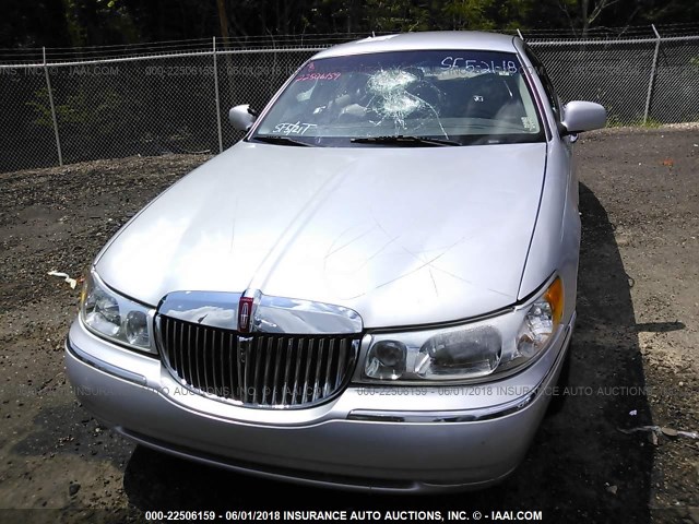 1LNFM81W9WY703313 - 1998 LINCOLN TOWN CAR EXECUTIVE GRAY photo 6