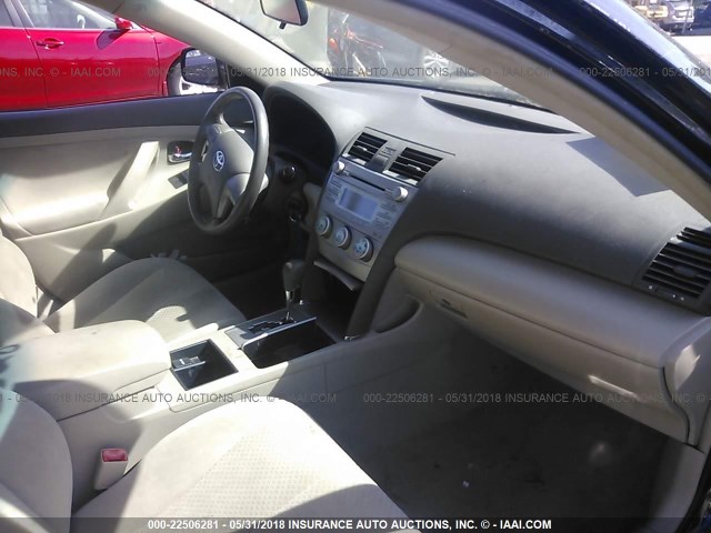 4T4BE46KX9R108028 - 2009 TOYOTA CAMRY SE/LE/XLE BLACK photo 5
