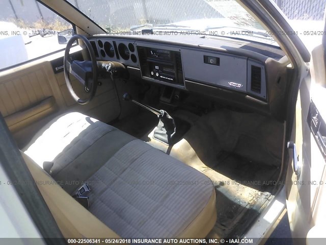 1GCCS14B5D8112292 - 1983 CHEVROLET S TRUCK S10 WHITE photo 5