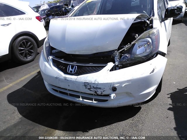 JHMGE8H35BS002801 - 2011 HONDA FIT WHITE photo 6