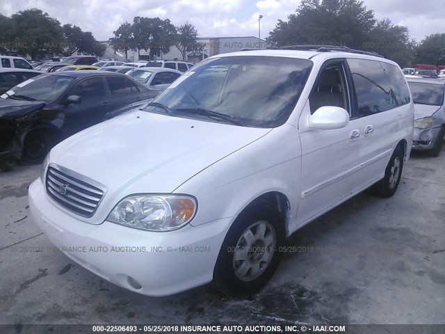 KNDUP131526271885 - 2002 KIA SEDONA EX/LX WHITE photo 2