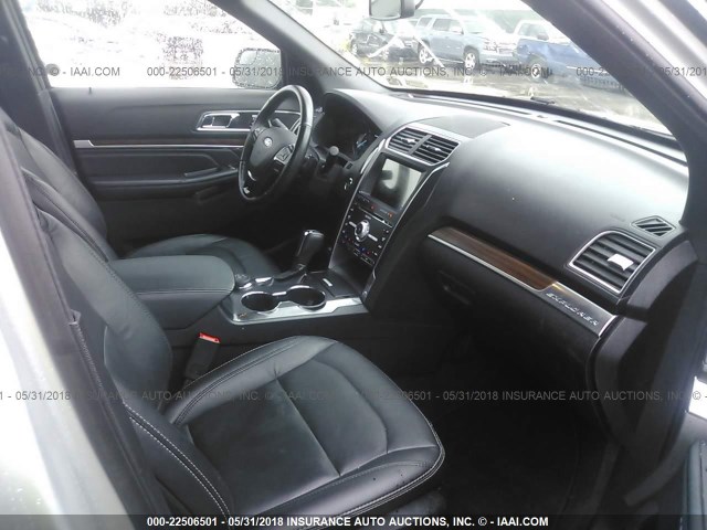 1FM5K8F81HGC70302 - 2017 FORD EXPLORER LIMITED 银色 照片 5