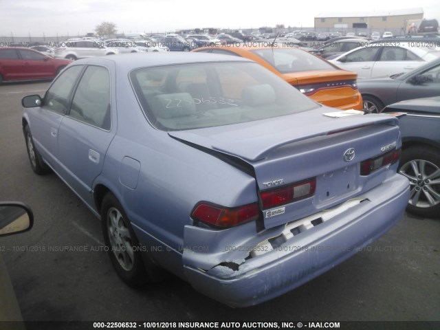 4T1BF22K3VU019042 - 1997 TOYOTA CAMRY CE/LE/XLE 蓝色 照片 3