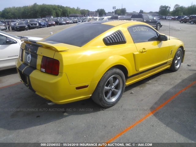 1ZVFT82H055132587 - 2005 FORD MUSTANG GT YELLOW photo 4