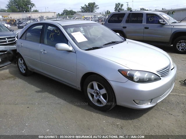 4T1BE32K25U091830 - 2005 TOYOTA CAMRY LE/XLE/SE 银色 照片 1