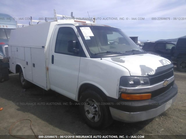 1GBHG31U571141446 - 2007 CHEVROLET EXPRESS G3500  WHITE photo 1