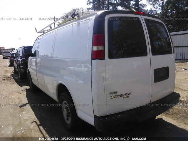 1GCWGFCA5C1120405 - 2012 CHEVROLET EXPRESS G2500  WHITE photo 3