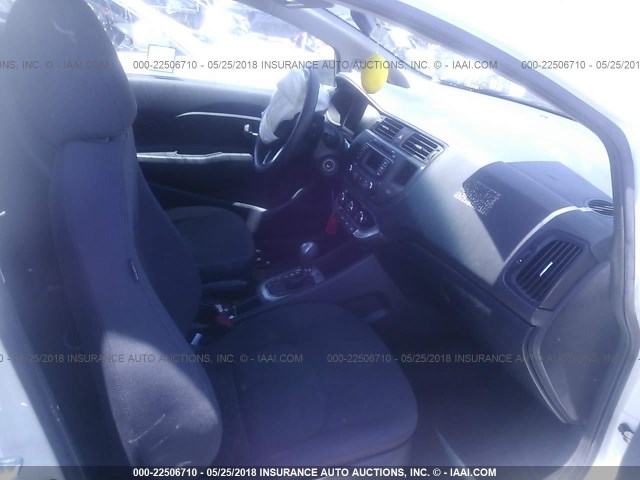 KNADM4A37C6091126 - 2012 KIA RIO LX WHITE photo 5