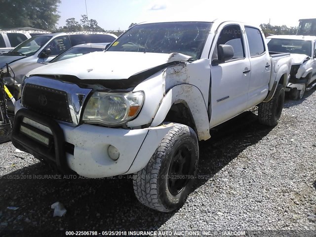 3TMLU42N58M014227 - 2008 TOYOTA TACOMA DOUBLE CAB თეთრი ფოტო 2