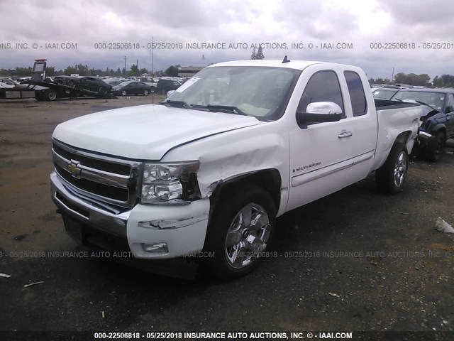 1GCEK29J59Z207113 - 2009 CHEVROLET SILVERADO K1500 LT WHITE photo 2