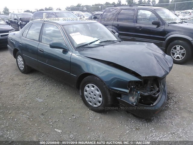 4T1BG12KXTU675520 - 1996 TOYOTA CAMRY DX/LE/XLE მწვანე ფოტო 1