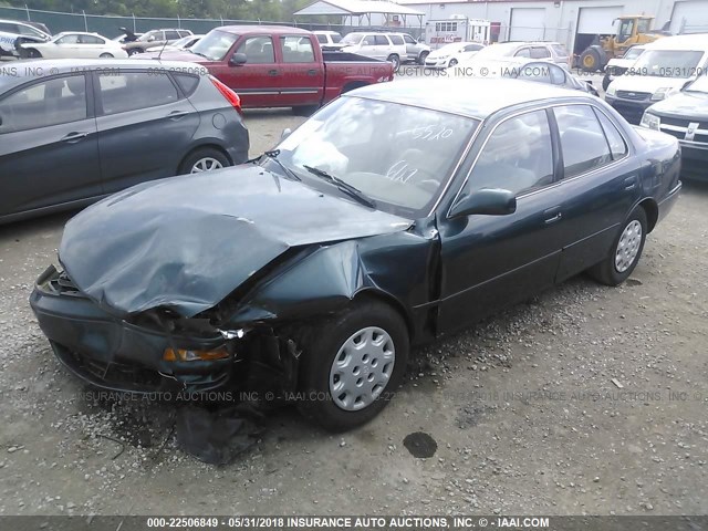 4T1BG12KXTU675520 - 1996 TOYOTA CAMRY DX/LE/XLE მწვანე ფოტო 2