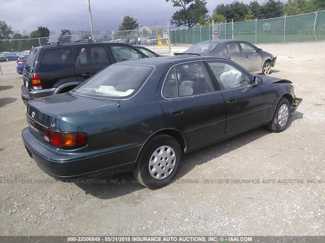 4T1BG12KXTU675520 - 1996 TOYOTA CAMRY DX/LE/XLE მწვანე ფოტო 4