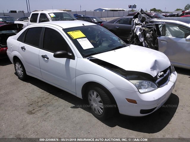 1FAHP34N47W155556 - 2007 FORD FOCUS ZX4/S/SE/SES WHITE photo 1