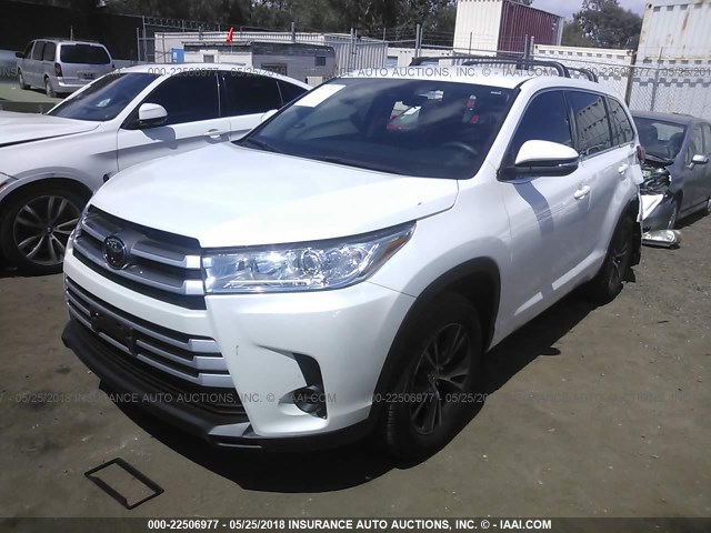 5TDZARFH4JS034270 - 2018 TOYOTA HIGHLANDER LE WHITE photo 2