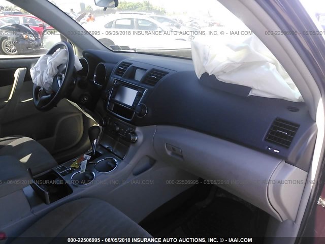 5TDBK3EHXDS204469 - 2013 TOYOTA HIGHLANDER PLUS/SE BURGUNDY photo 5