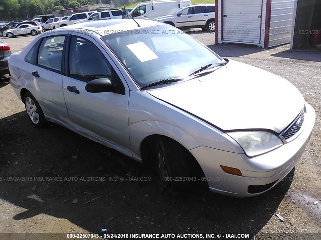 1FAHP34N87W358613 - 2007 FORD FOCUS ZX4/S/SE/SES 银色 照片 1
