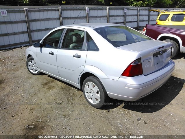 1FAHP34N87W358613 - 2007 FORD FOCUS ZX4/S/SE/SES SILVER photo 3