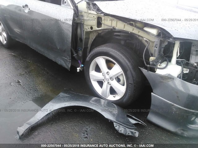 4T1BF3EK5BU624855 - 2011 TOYOTA CAMRY SE/LE/XLE 灰色 照片 6