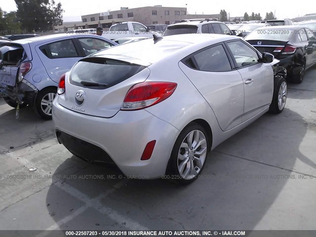 KMHTC6AD9DU087786 - 2013 HYUNDAI VELOSTER SILVER photo 4