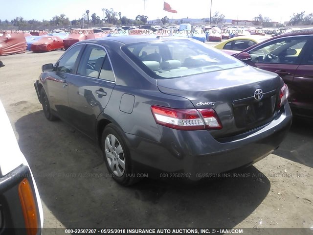 4T4BF3EKXBR118363 - 2011 TOYOTA CAMRY SE/LE/XLE GRAY photo 3