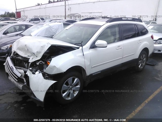 4S4BRBKC0C3293902 - 2012 SUBARU OUTBACK 2.5I LIMITED WHITE photo 2