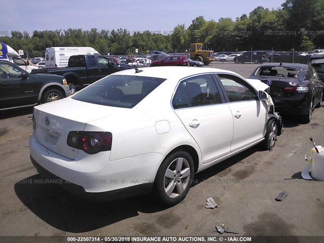 3VWRZ71K78M097810 - 2008 VOLKSWAGEN JETTA SE/SEL WHITE photo 4